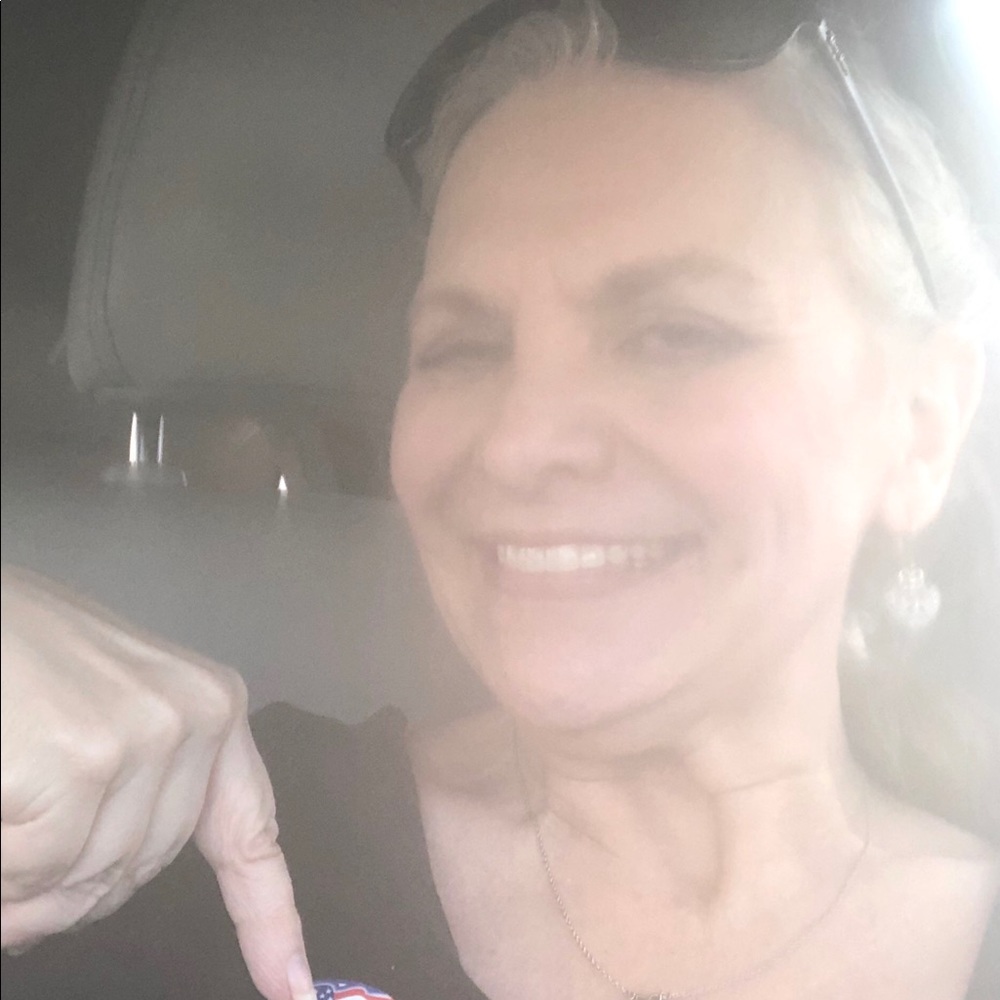 Meet your Posher, Lana